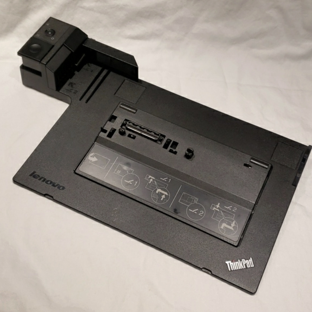 Docking Station Lenovo ThinkPad 4338  P/N 75Y5728 A/C adapter.
